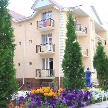 Brandhouse Hotel Bosteri Luaran gambar